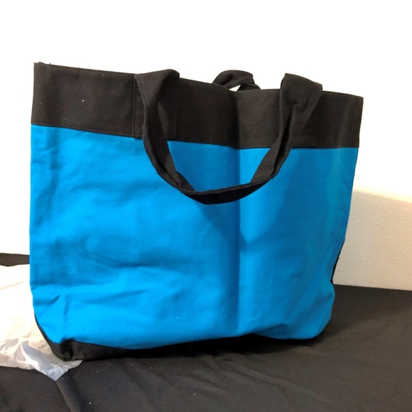 Victoria's Secret Tote - Picture 2 of 4